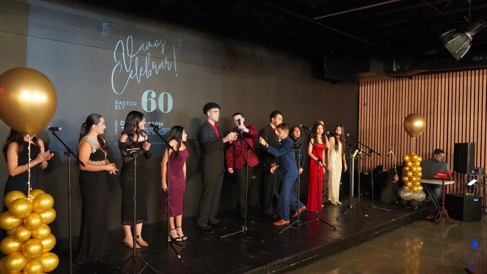 Celebración especial en Iglesia Vida Plena con toda la congregación